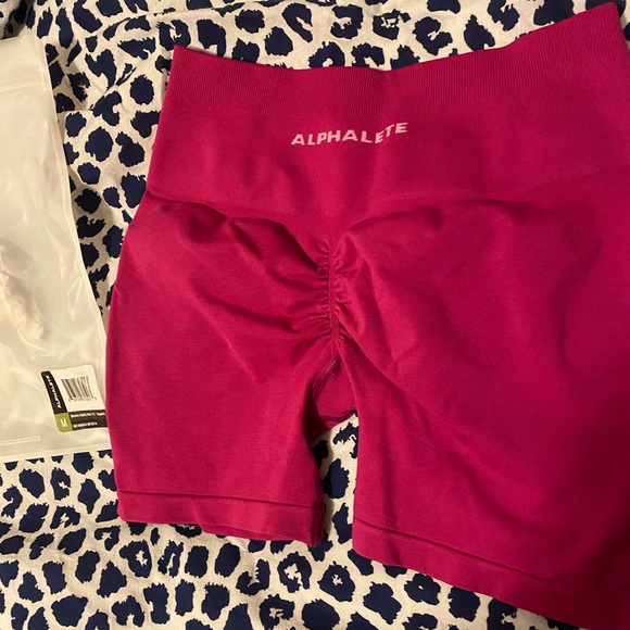 Alphalete Amplify shorts - Picture 2 of 4